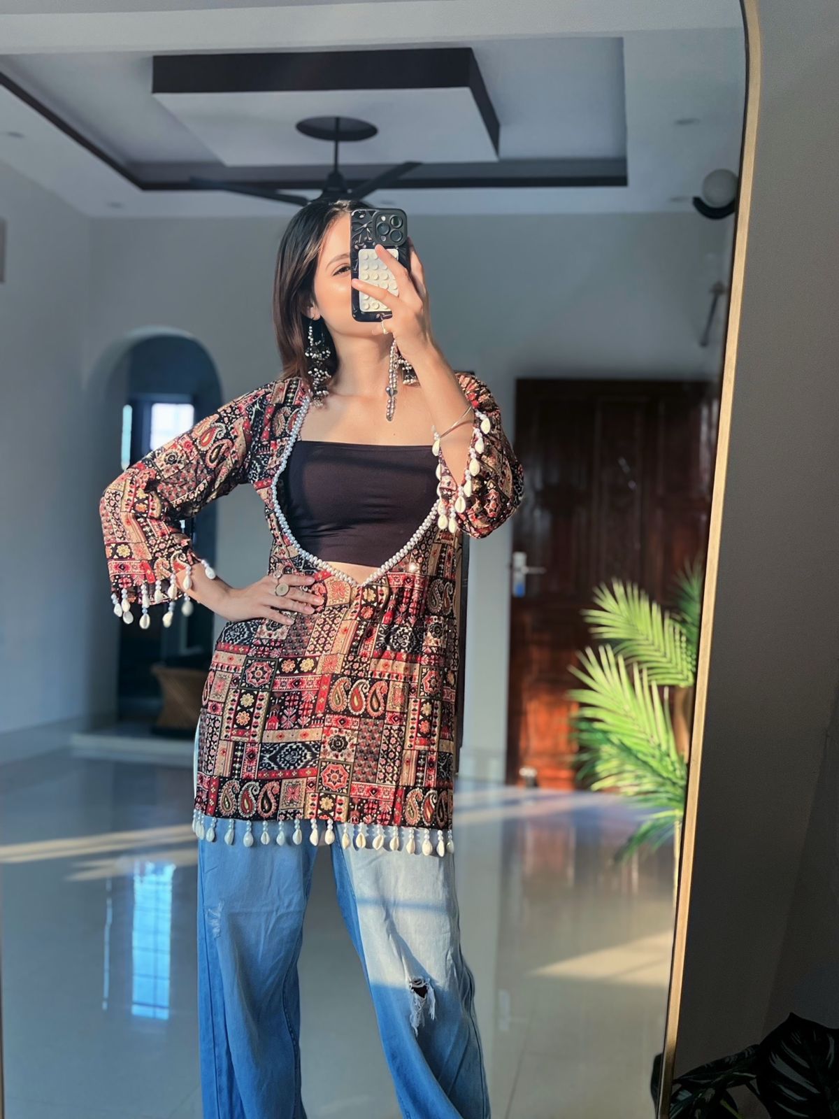 Black Kaudi Broad V Neck Kurti